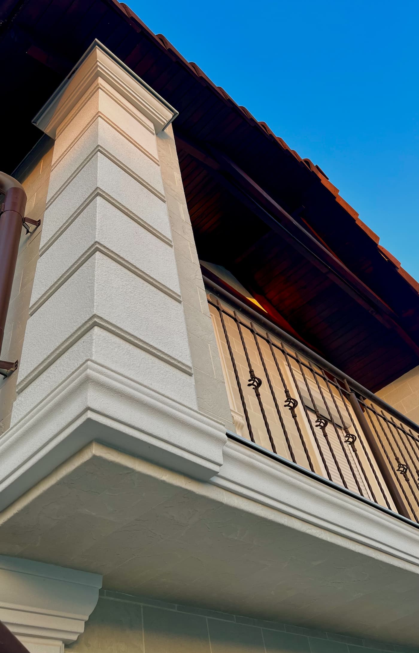 Private house in Basarabeasca facade made of flexible stone — 2