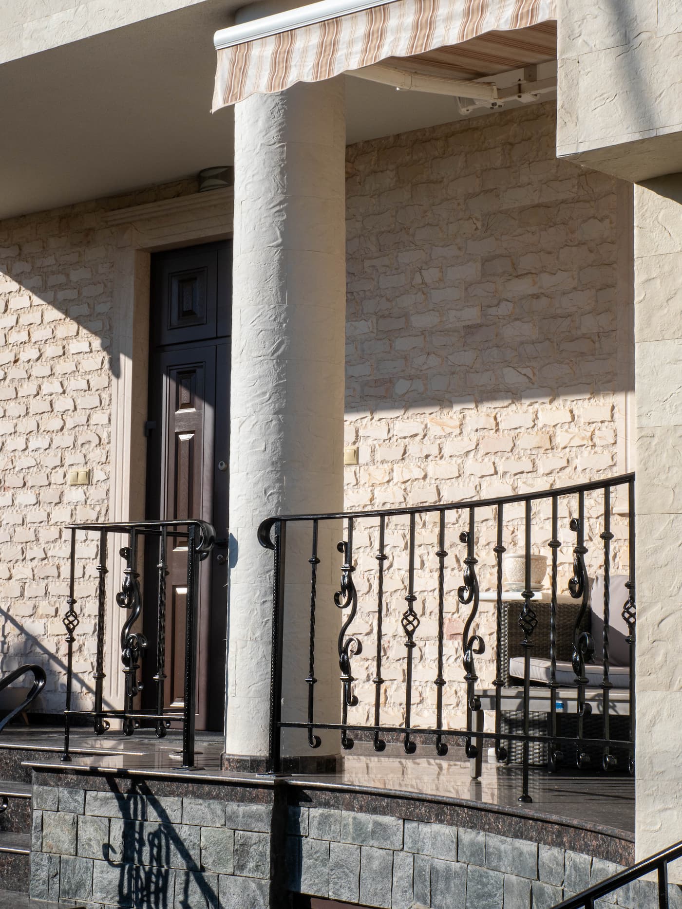 Телецентр — Turkish Travertine; Volcanic Anthracite — 49
