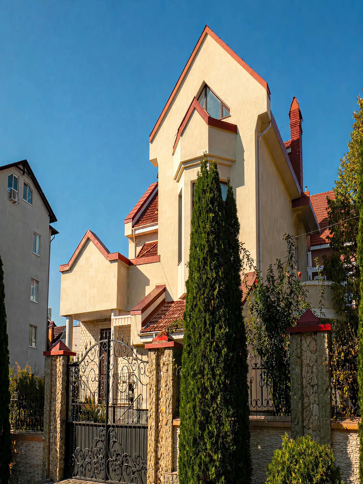 Телецентр — Turkish Travertine; Volcanic Anthracite — 68
