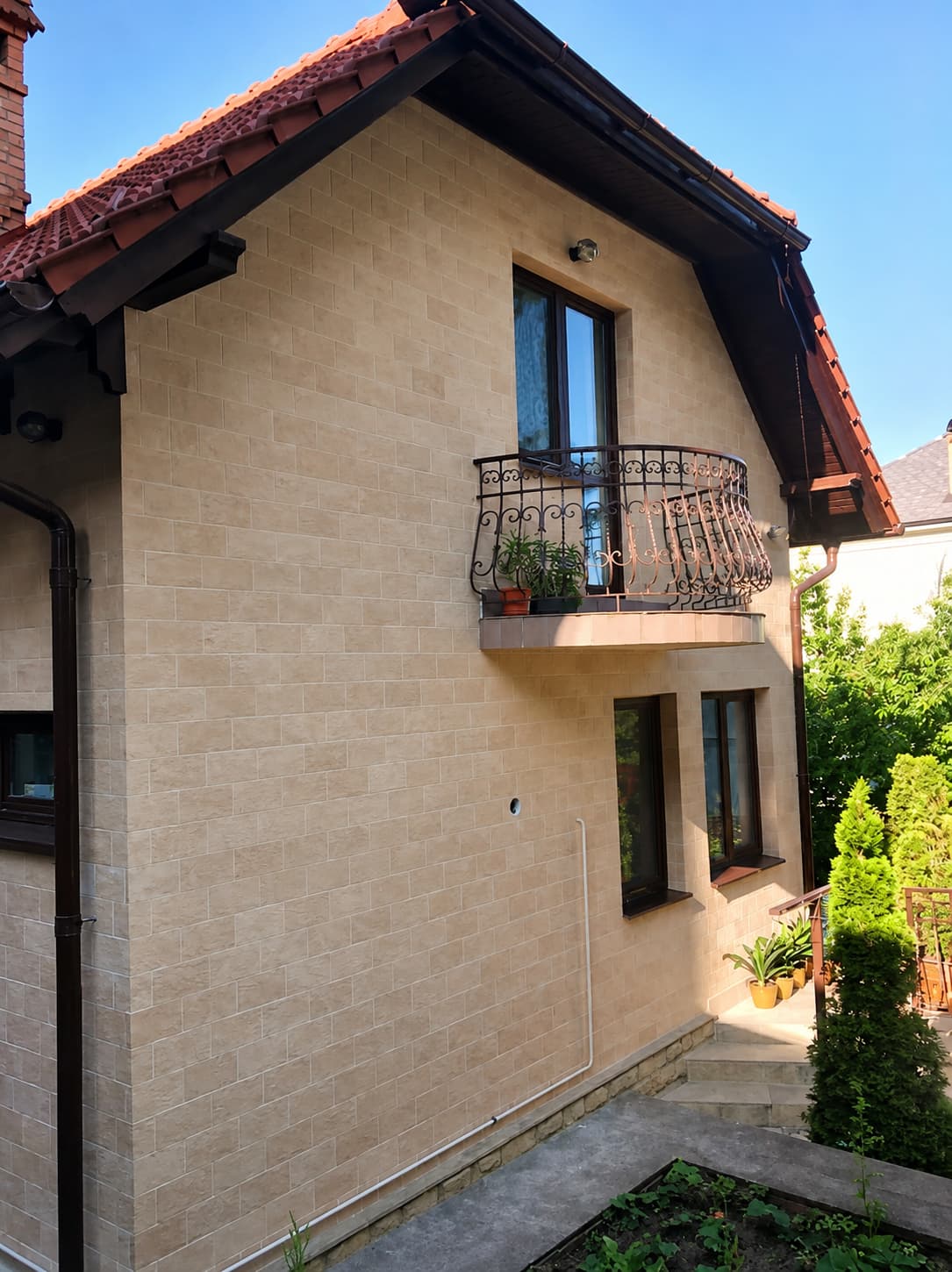 Piatra flexibila pentru fatada - casa privata in Germania — 2