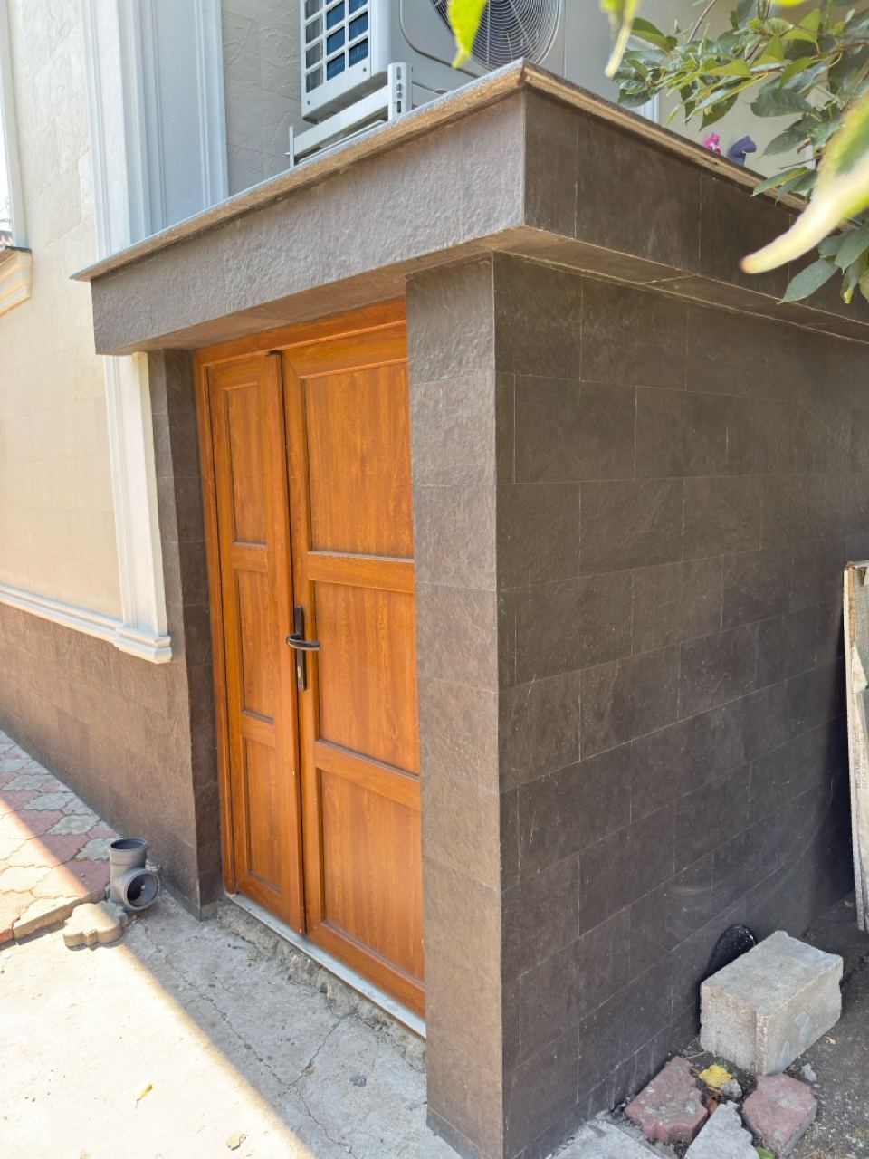 Gresie flexibila fatada Pletaflex – casa in Costesti — 9