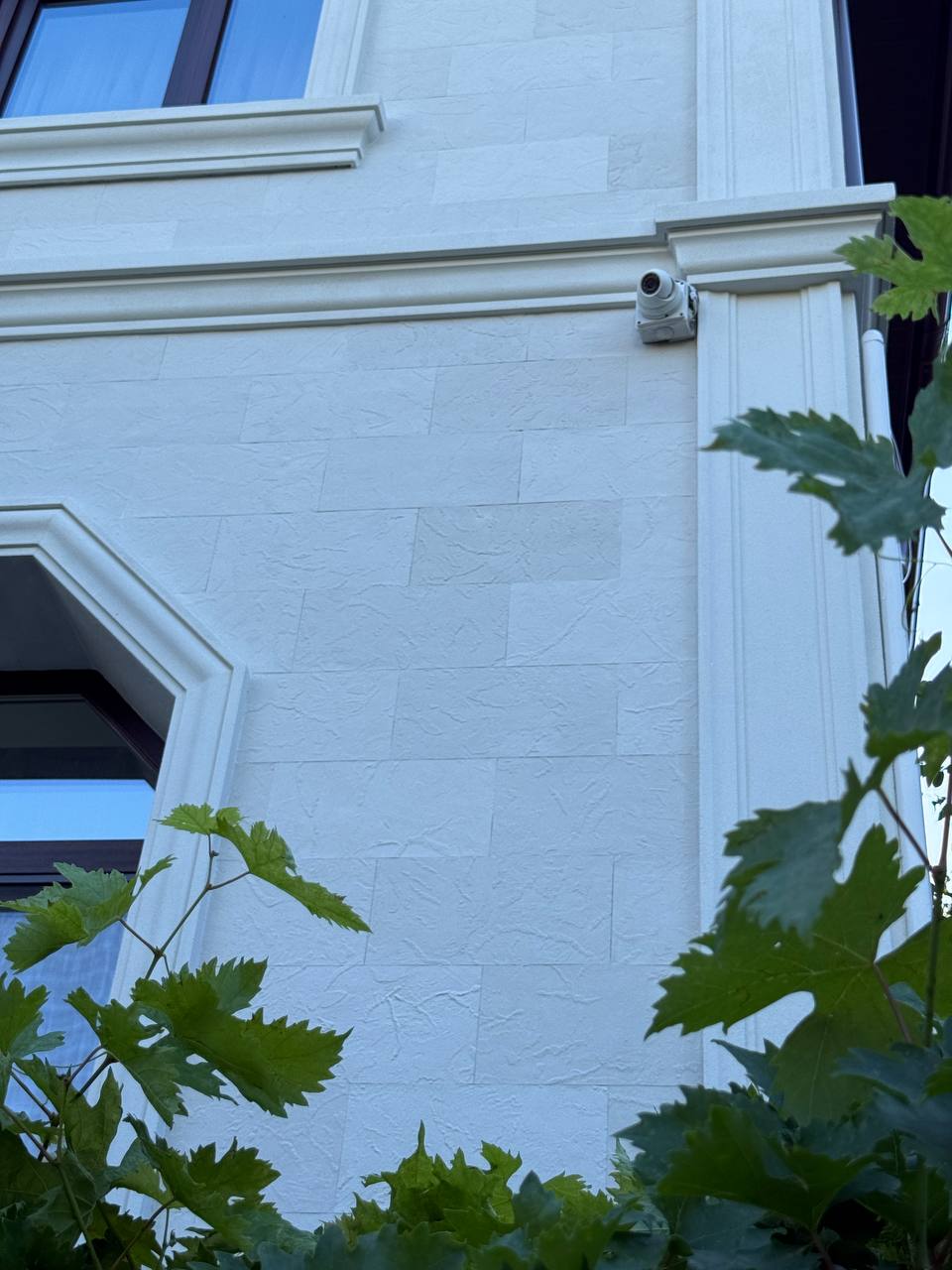 Gresie flexibila pentru fatada - casa in Primaveriy
