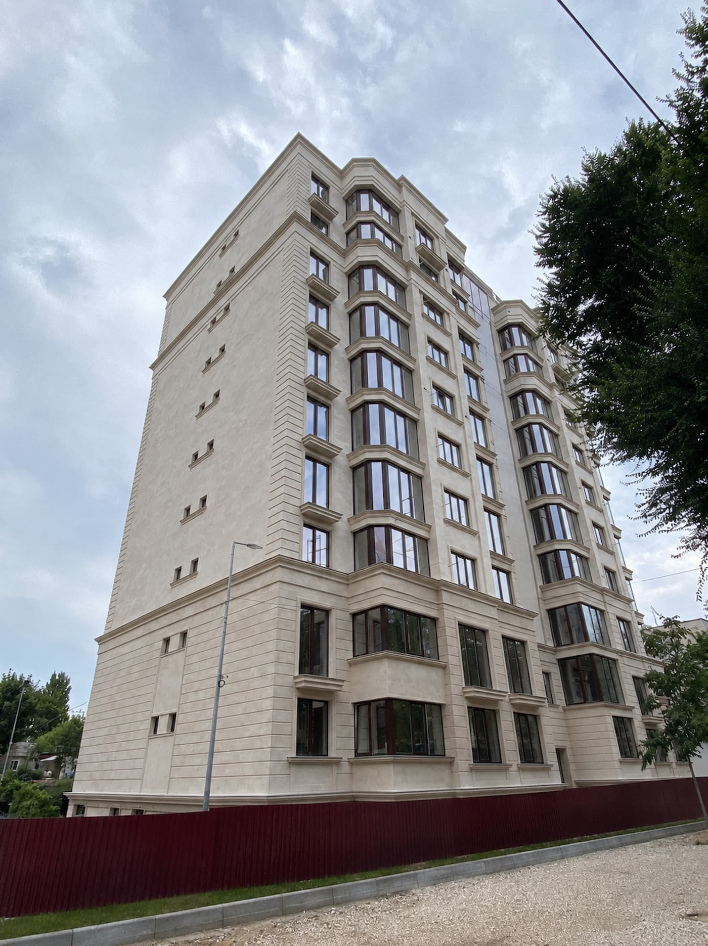Flexible tiles Pletaflex - multi-storey building in Buyukani — 2